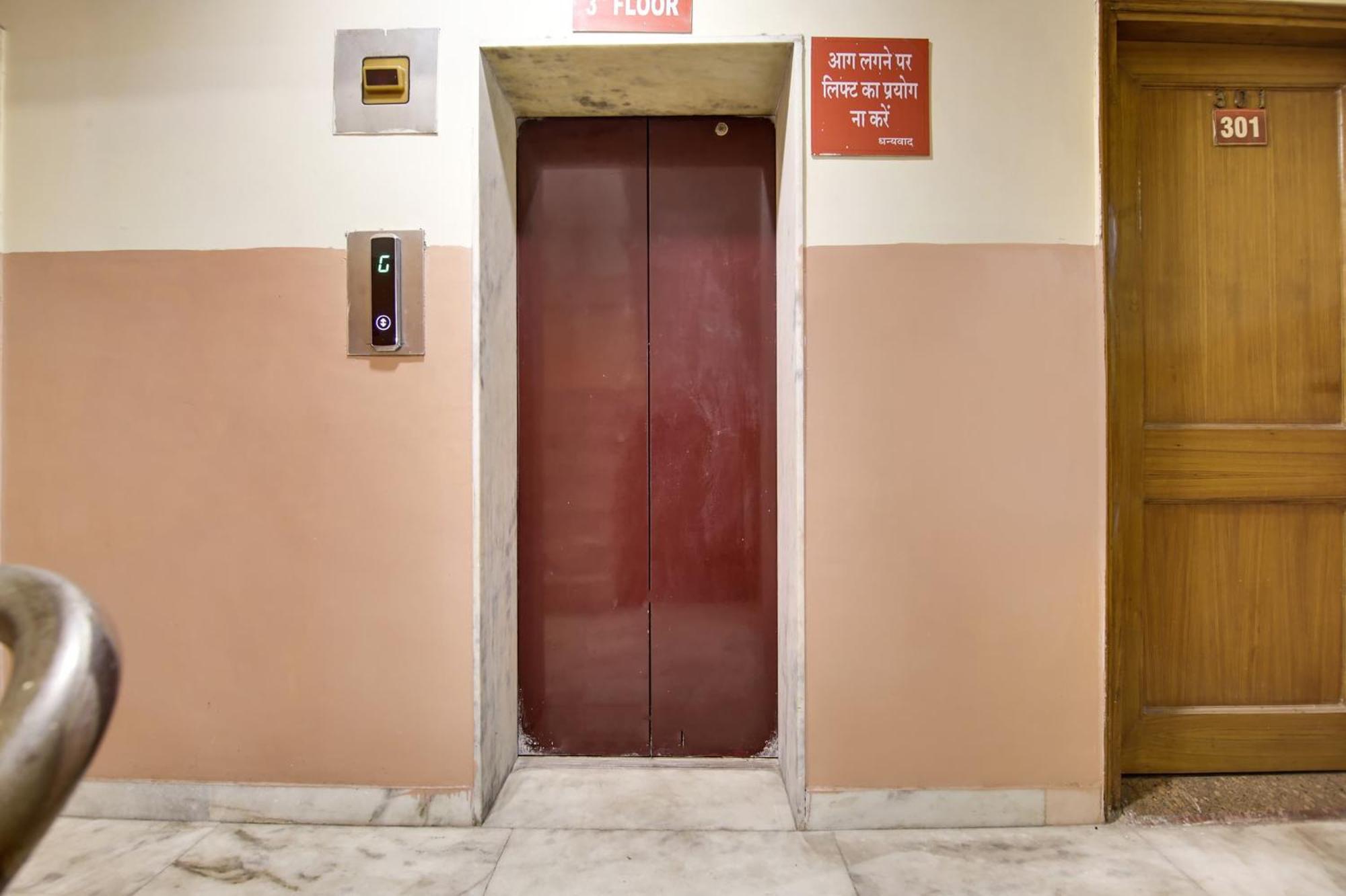 Hotel O Sunshine Palace Дели Экстерьер фото