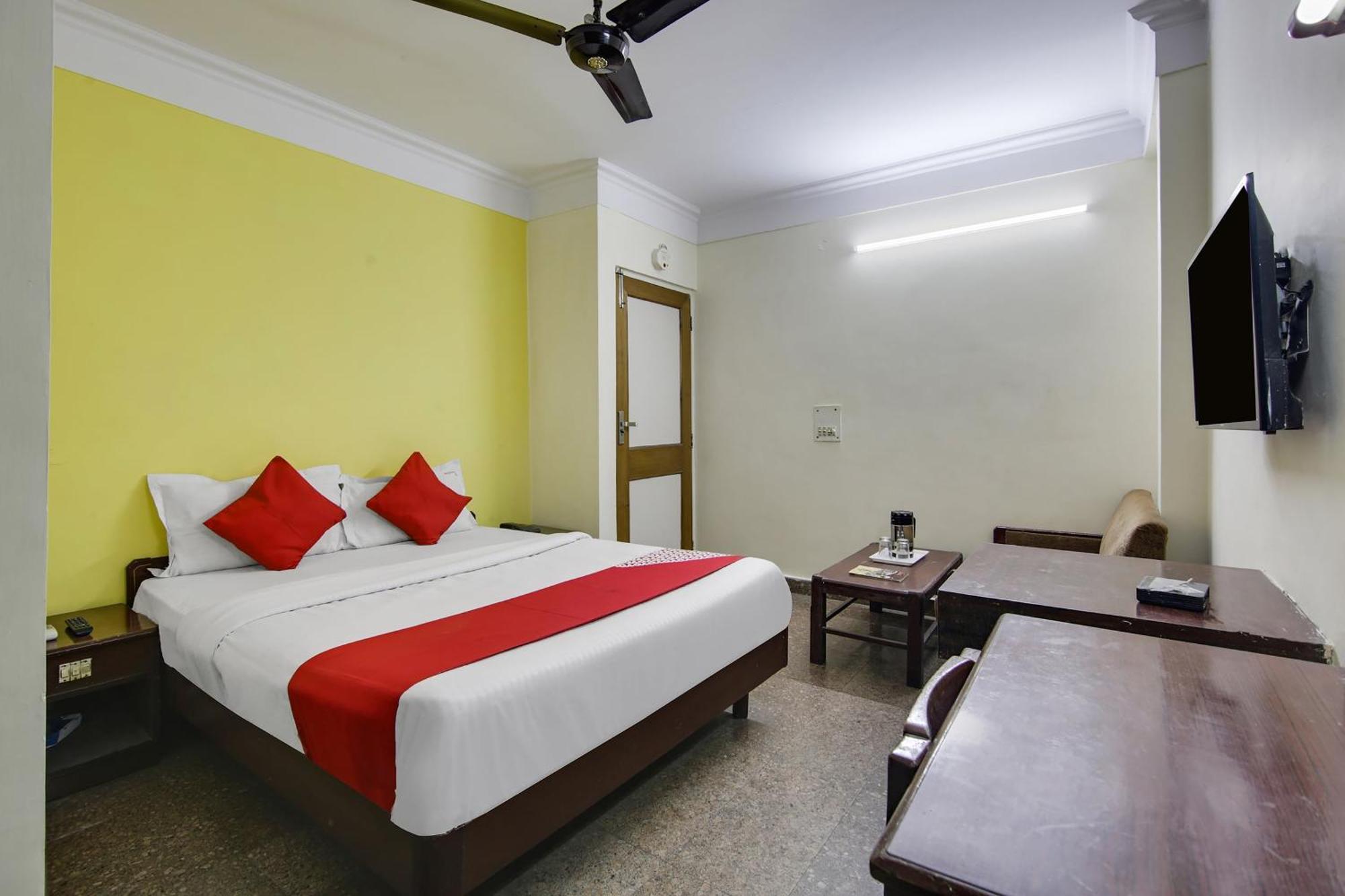 Hotel O Sunshine Palace Дели Экстерьер фото