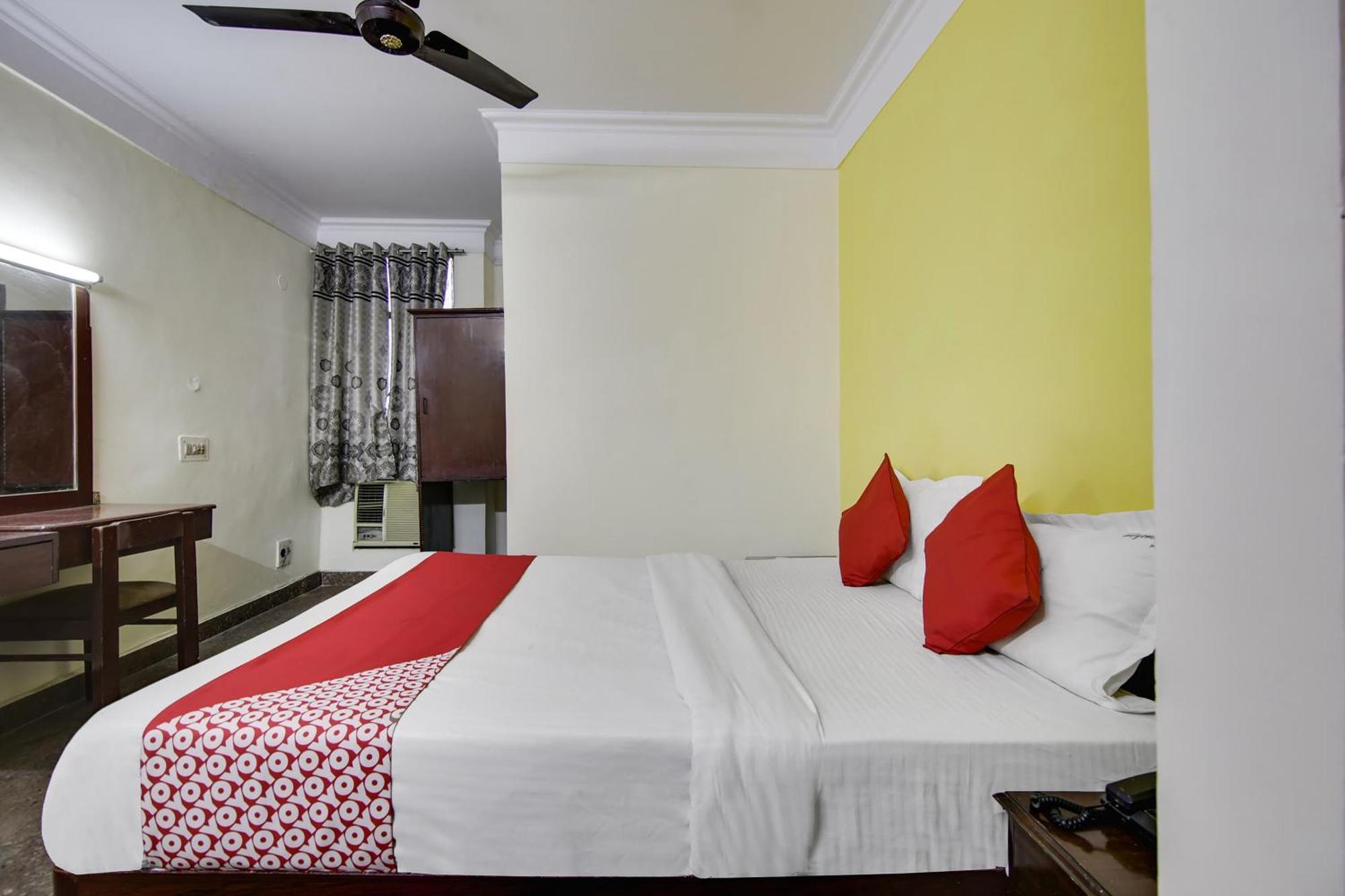 Hotel O Sunshine Palace Дели Экстерьер фото