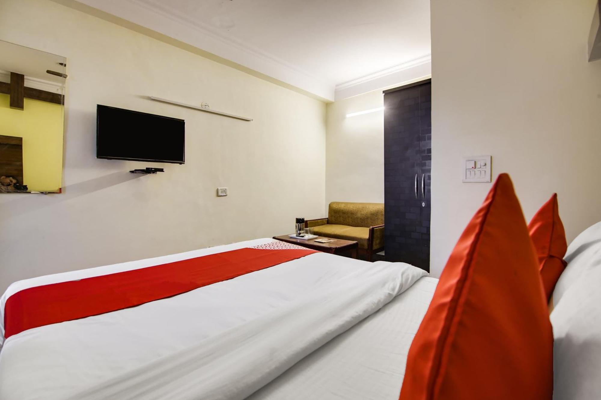 Hotel O Sunshine Palace Дели Экстерьер фото