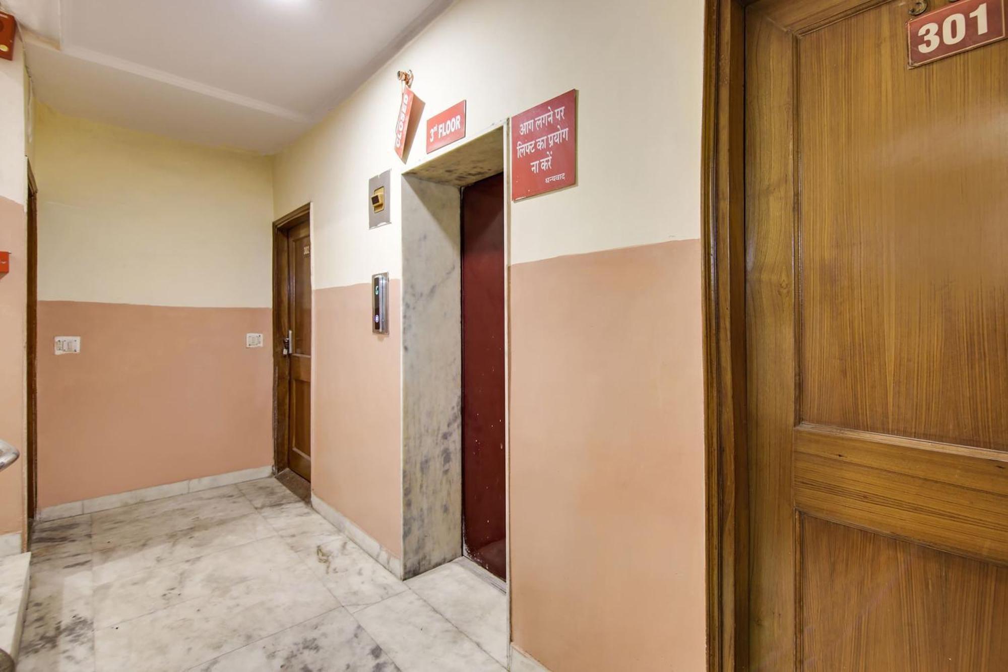 Hotel O Sunshine Palace Дели Экстерьер фото